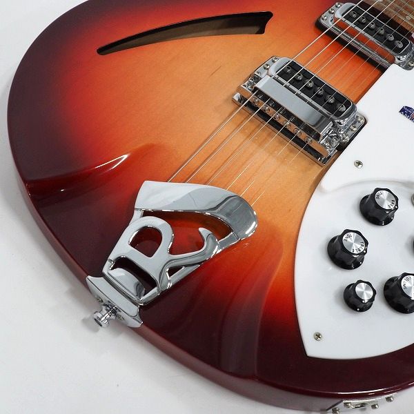 実際に弊社で買取させて頂いた★Rickenbacker/リッケンバッカー 330 FG ファイヤーグロウ エレキギター 2010年製 ハードケース付きの画像 6枚目