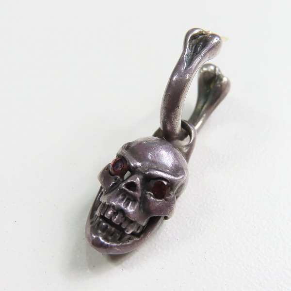 実際に弊社で買取させて頂いたLEATHERS AND TREASURES/レザーズアンドトレジャーズ Skull earring スカルイヤリング ピアス w/ストーン