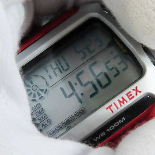 実際に弊社で買取させて頂いたTIMEX×Red Bull/タイメックス×レッドブル Cliff Dive コラボウォッチ/腕時計 TW5M20800の画像 4枚目
