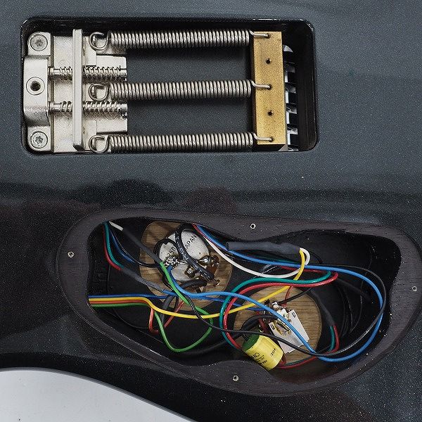 実際に弊社で買取させて頂いた★Soultool Customized Guitars/ソウルトゥール エレキギター24フレット アーム搭載モデル セミハードケース付の画像 6枚目