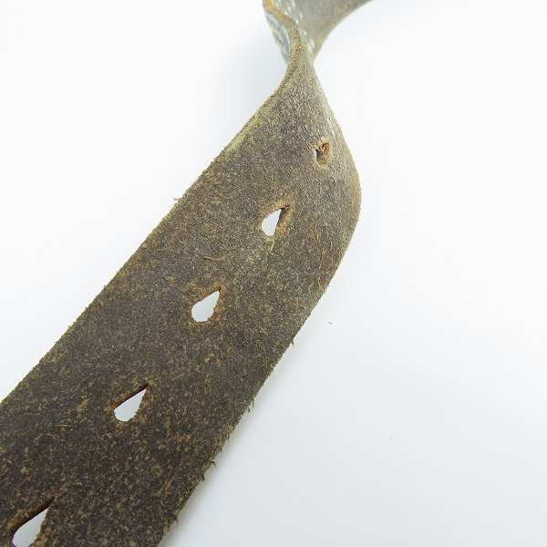 実際に弊社で買取させて頂いたRED MOON/レッドムーン スタッズ レザー ベルトの画像 5枚目