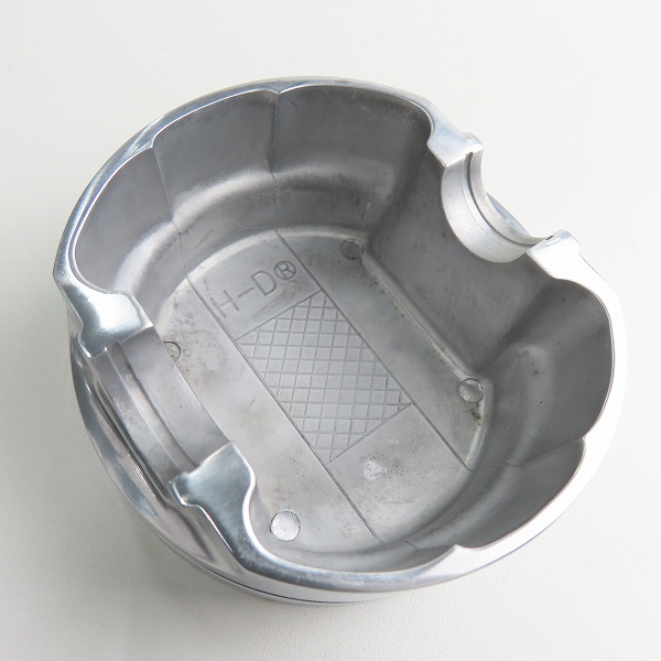 実際に弊社で買取させて頂いたZIPPO/ジッポー HARLEY DAVIDSON/ハーレーダビッドソン LIMITED EDITION/Vツインエンジン ピストン型灰皿のみの画像 4枚目