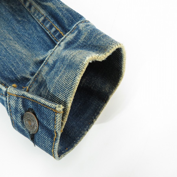 実際に弊社で買取させて頂いたLEVIS/リーバイス デニムジャケット 70505-0210の画像 6枚目
