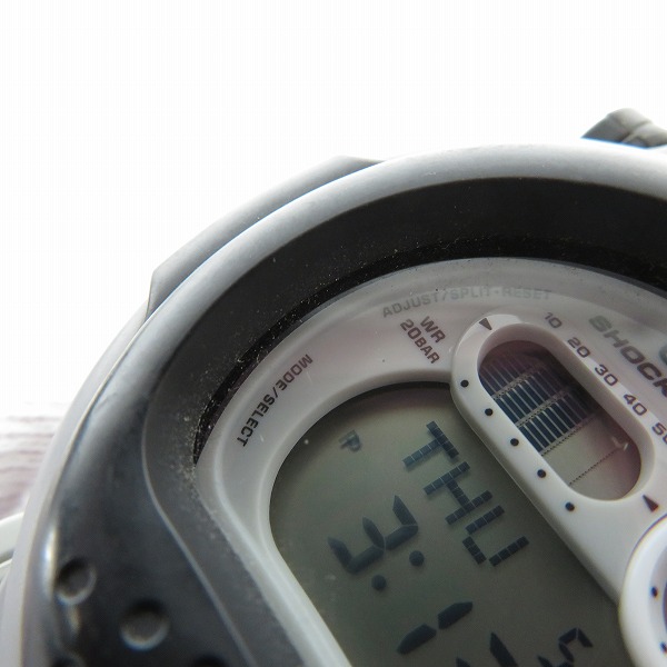 実際に弊社で買取させて頂いたG-SHOCK×BEAMS/Gショック×ビームス 40周年限定 ジェイソン クォーツ デジタル 腕時計 G-001BE-8JRの画像 5枚目