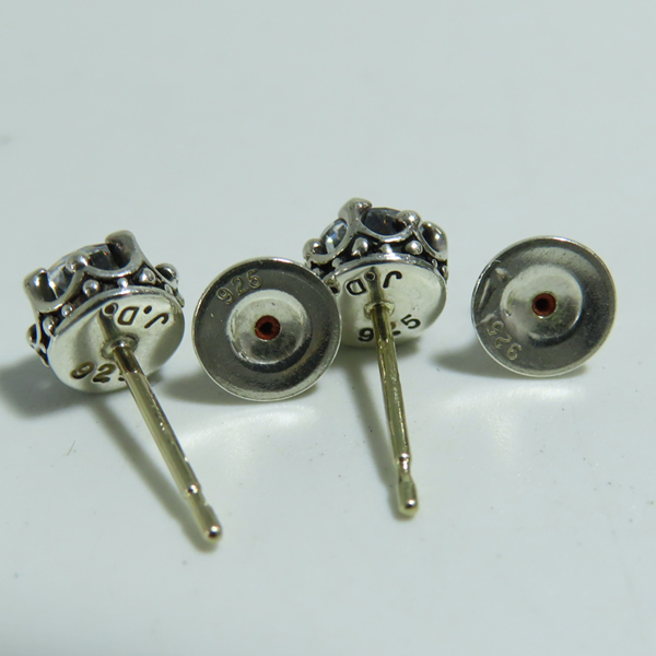 実際に弊社で買取させて頂いたJustin Davis/ジャスティンデイビス ピアス DEBUTANT ブラック ジルコニア ペア SEJ215の画像 5枚目