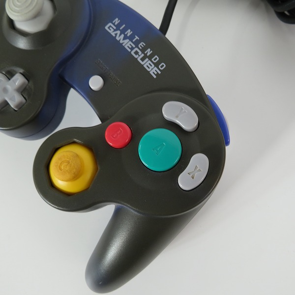 実際に弊社で買取させて頂いた任天堂/Nintendo/ニンテンドー GAMECUBE/ゲームキューブ 本体 コントロラー2個付き DOL-001【通電確認済】の画像 9枚目