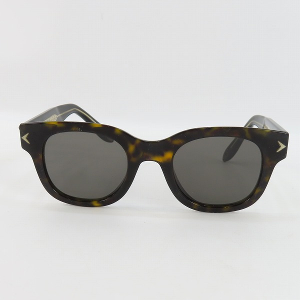 実際に弊社で買取させて頂いたGIVENCHY/ジバンシィ スター サングラス/アイウェア の画像 1枚目