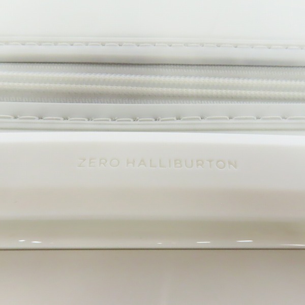 実際に弊社で買取させて頂いた【未使用】Zero Halliburton/ゼロハリバートン Classic Lightweight 4.0 Check-In-S Travel Case キャリーケース 60L/81364の画像 4枚目