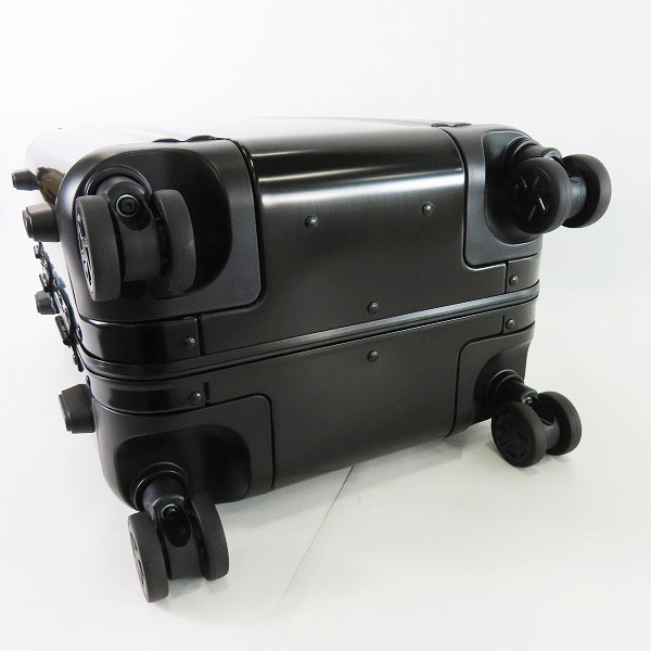 実際に弊社で買取させて頂いた【未使用】ZERO HALLIBURTON/ゼロハリバートン Classic Aluminum 3.0 機内持ち込み キャリーケース 94402の画像 3枚目