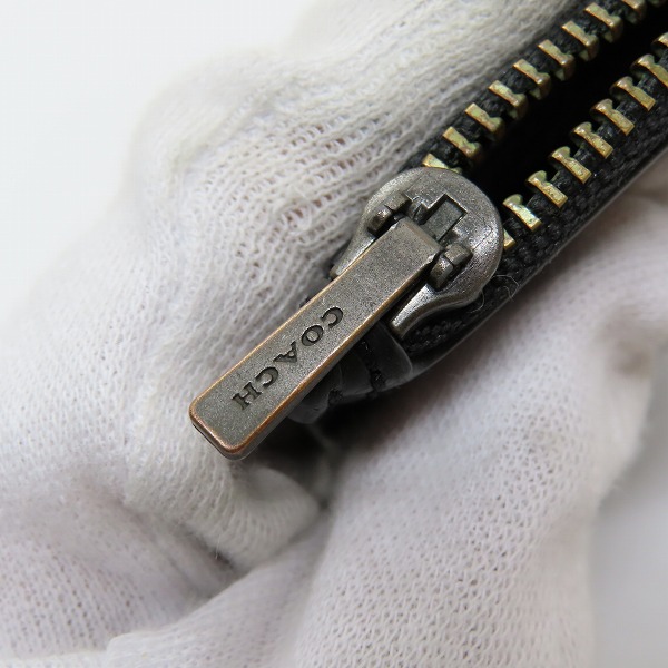 実際に弊社で買取させて頂いたCOACH/コーチ レザー ジップ カードケース F38582　の画像 8枚目