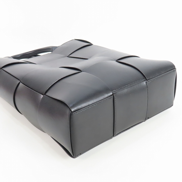 実際に弊社で買取させて頂いたBOTTEGAVENETA/ボッテガヴェネタ マキシイントレチャート アルコトート ショルダーバッグ 736184VB1K08480の画像 2枚目