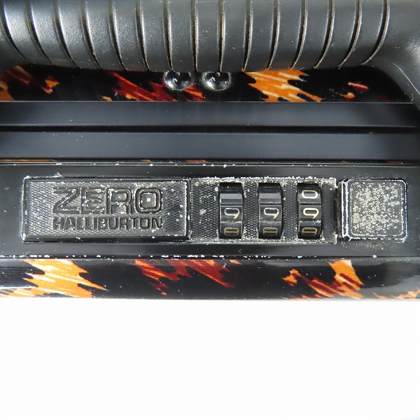 実際に弊社で買取させて頂いたZERO HALLIBURTON/ゼロハリバートン ヒョウ柄/レオパード柄 アタッシュケース/ビジネスバッグの画像 3枚目