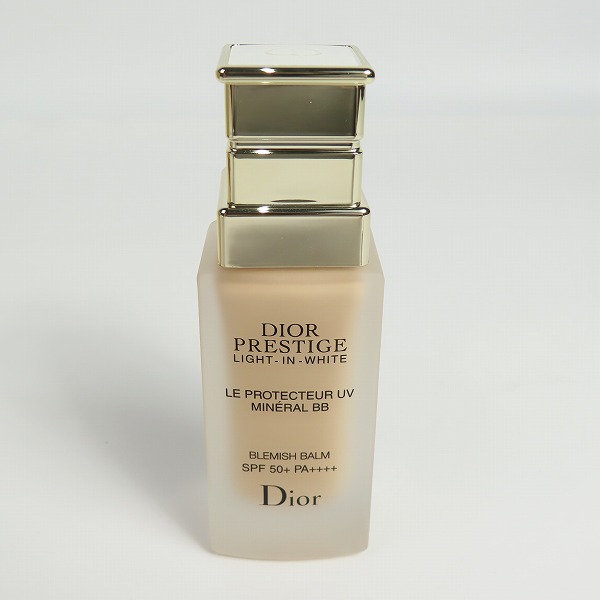 実際に弊社で買取させて頂いたDior/ディオール プレステージ ホワイト ル プロテクター UV ミネラル BB 01 日焼け止め/化粧下地 30mlの画像 1枚目