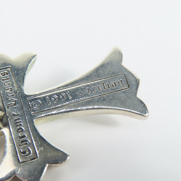 実際に弊社で買取させて頂いたCHROME HEARTS/クロムハーツ CH CRS SML W/BALE スモールCHクロス ペンダントw/プレーンベイルの画像 4枚目