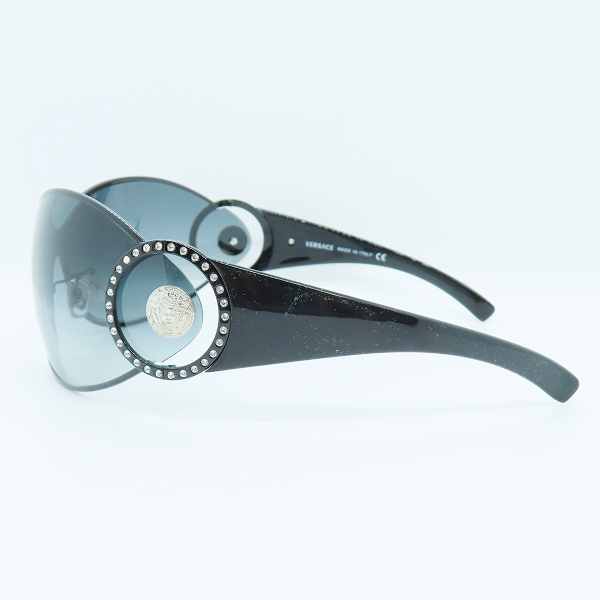 実際に弊社で買取させて頂いたVERSACE/ヴェルサーチ サングラス/アイウェア ラインストーン MOD.2064-B 1009/8Gの画像 2枚目