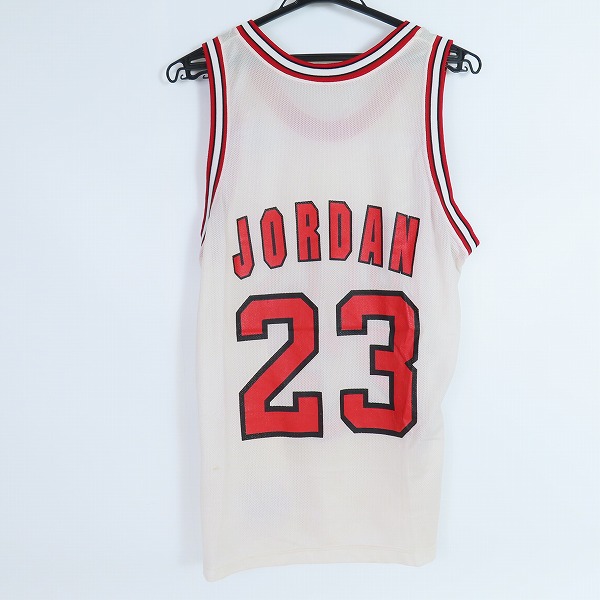 実際に弊社で買取させて頂いたChampion/チャンピオン Chicago Bulls/シカゴブルズ JORDAN/ジョーダン #23 ユニフォーム/ゲームシャツ ホワイト/40の画像 1枚目