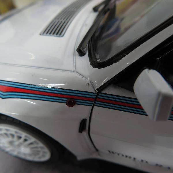 実際に弊社で買取させて頂いたSolido/ソリド 1/18 LANCIA DELTA HF INTEGRALE EVO 1 MARTINI 6 1992/ランチアデルタ HF インテグラーレ マルティニ6 ミニカーの画像 7枚目