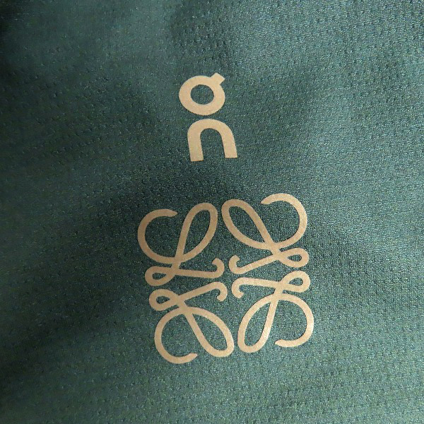 実際に弊社で買取させて頂いたLOEWE × On/ロエベ × オン PERFORMANCE-T LOEWE 半袖Tシャツ Mの画像 6枚目