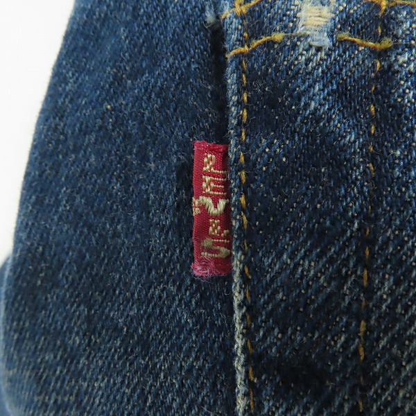 実際に弊社で買取させて頂いたLEVI'S/リーバイス 501XX 復刻 刻印555 ビッグE 赤耳 米国製 デニムパンツ 47501-0117/W33L36の画像 8枚目