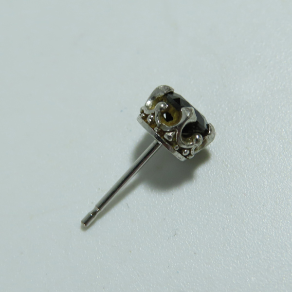 実際に弊社で買取させて頂いたJustin Davis/ジャスティンデイビス ピアス DEBUTANT ブラック ジルコニア ペア SEJ215の画像 9枚目