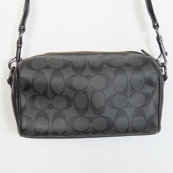実際に弊社で買取させて頂いたCOACH/コーチ アクセル クロスボディ シグネチャー キャンバス ポーチ付き ボディバッグ
