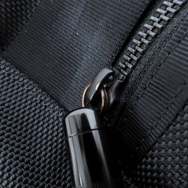 実際に弊社で買取させて頂いた【未使用】PORTER/ポーター HEAT/ヒート マグライト付 ワンショルダーバッグ/ボディバッグ 703-08000の画像 8枚目