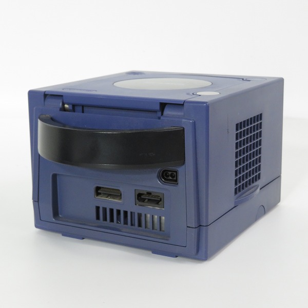 実際に弊社で買取させて頂いた任天堂/Nintendo/ニンテンドー GAMECUBE/ゲームキューブ 本体 コントロラー2個付き DOL-001【通電確認済】の画像 3枚目