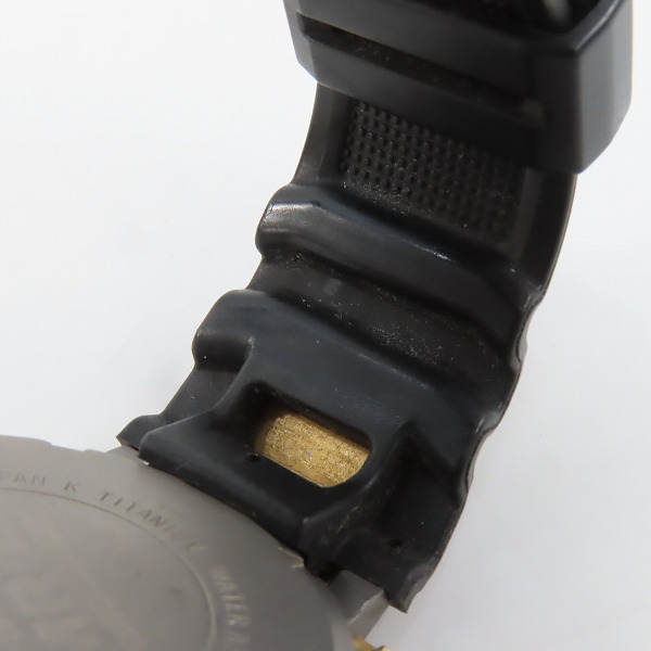 実際に弊社で買取させて頂いたG-SHOCK/Gショック TITANIUM チタニウム デジタル 腕時計 初代 MR-G/MRG-1【動作未確認】の画像 4枚目