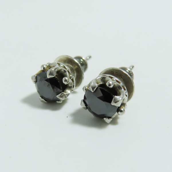 実際に弊社で買取させて頂いたJustin Davis/ジャスティンデイビス ピアス DEBUTANT ブラック ジルコニア ペア SEJ215