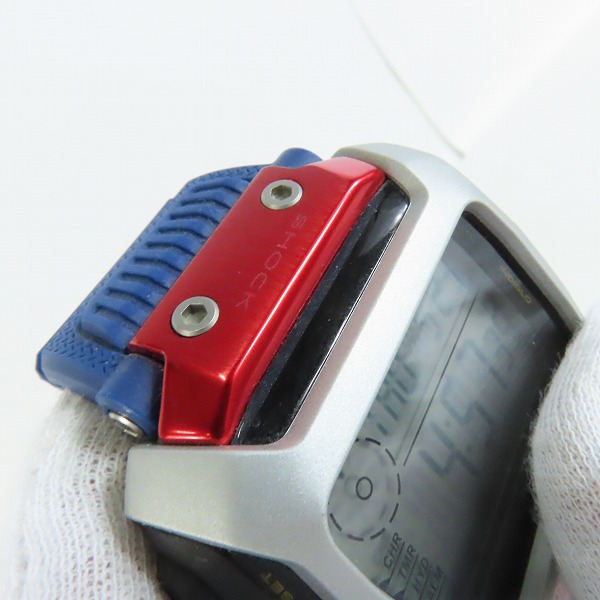 実際に弊社で買取させて頂いたTIMEX×Red Bull/タイメックス×レッドブル Cliff Dive コラボウォッチ/腕時計 TW5M20800の画像 6枚目