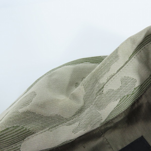 実際に弊社で買取させて頂いた【難有り】A.P.C./アーペーセー ジップアップジャケット ブルゾン カモフラ柄 Sの画像 5枚目