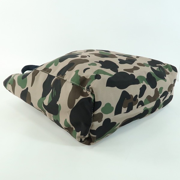 実際に弊社で買取させて頂いたA BATHING APE×A.P.C./アベイシングエイプ×アーペーセー リバーシブル デニム 迷彩 トート バッグの画像 2枚目