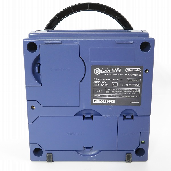 実際に弊社で買取させて頂いた任天堂/Nintendo/ニンテンドー GAMECUBE/ゲームキューブ 本体 コントロラー2個付き DOL-001【通電確認済】の画像 4枚目