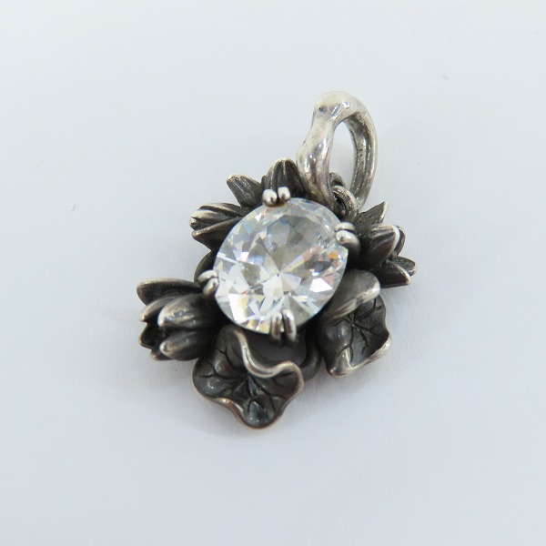 実際に弊社で買取させて頂いたKONRON/コンロン フローラルエンブレムペンダントトップ