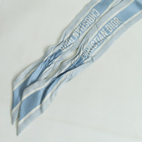 実際に弊社で買取させて頂いたDior/ディオール ミッツァ シルクツイル バンドースカーフ 花柄 フラワー ブルー 41FAW106I626 の画像 2枚目