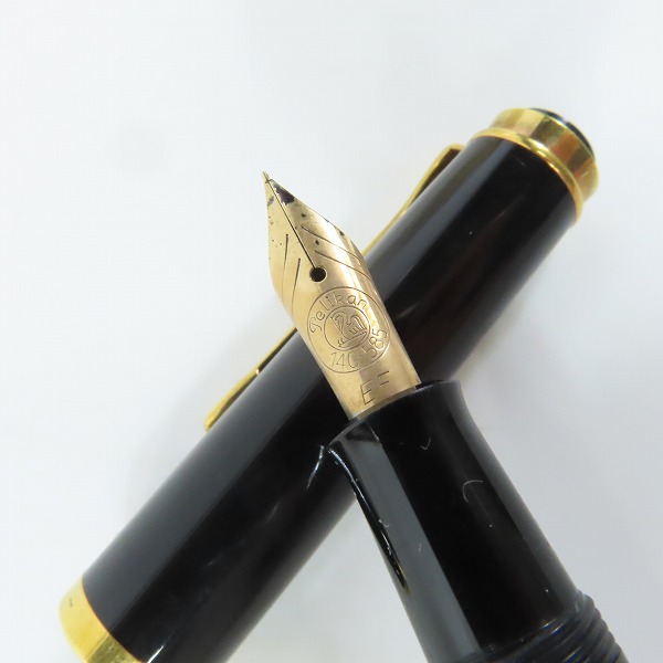 実際に弊社で買取させて頂いたPELIKAN/ペリカン スーべレーン グリーンストライプ キャップ式万年筆 ペン先14C-585 EF