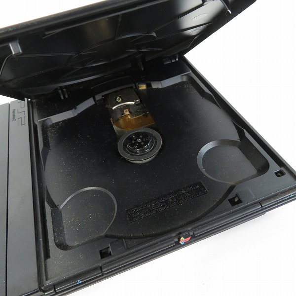 実際に弊社で買取させて頂いたSONY/ソニー PlayStation2/PS2/プレイステーション2 本体/SCPH-70000 ソフト 6点付き【簡易動作確認済】の画像 2枚目