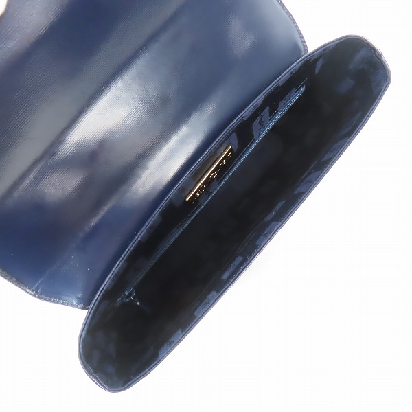 実際に弊社で買取させて頂いたYves Saint Laurent/イブサンローラン YSL ロゴチャーム付 レザー ハンドバッグの画像 3枚目