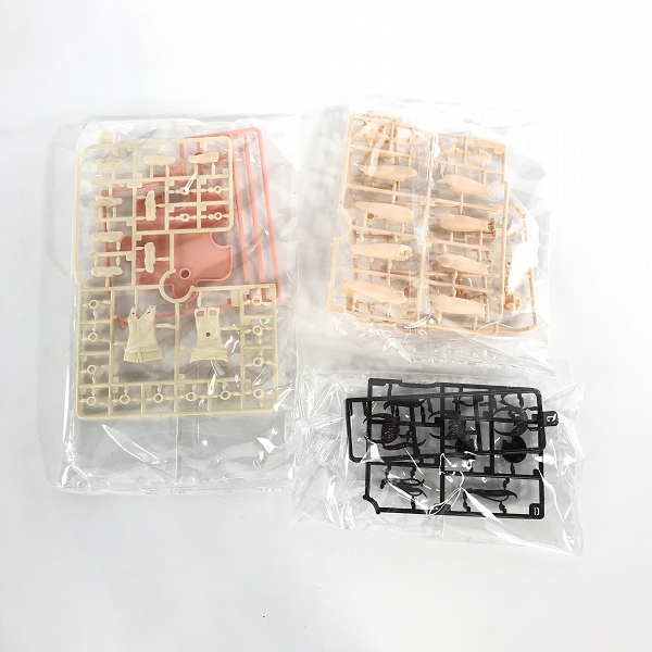 実際に弊社で買取させて頂いた【未組立】KOTOBUKIYA/コトブキヤ 創彩少女庭園 1/10 結城まどか 桃桜高校 冬服の画像 1枚目