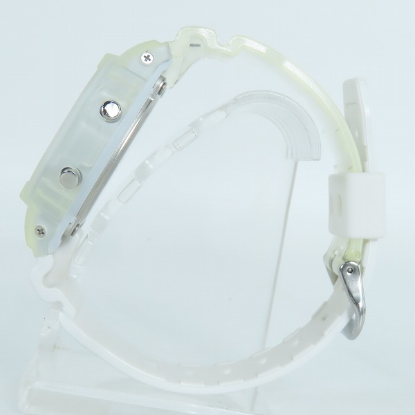 実際に弊社で買取させて頂いたBEAMS×G-SHOCK/ビームス×Gショック 別注 クレイジーパターン ホワイト DW-5600VTの画像 1枚目