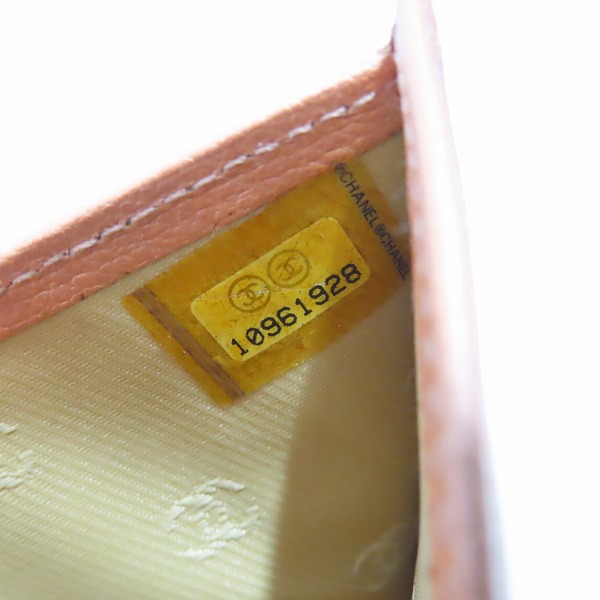 実際に弊社で買取させて頂いたCHANEL/シャネル ココボタン Ｗホック レザー 二つ折り財布 コンパクトウォレットの画像 8枚目