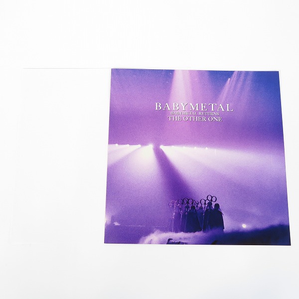 実際に弊社で買取させて頂いたBlu-ray/BD/ブルーレイ BABYMETAL/ベビーメタル RETURNS -THE OTHER ONE- (完全生産限定版)の画像 5枚目