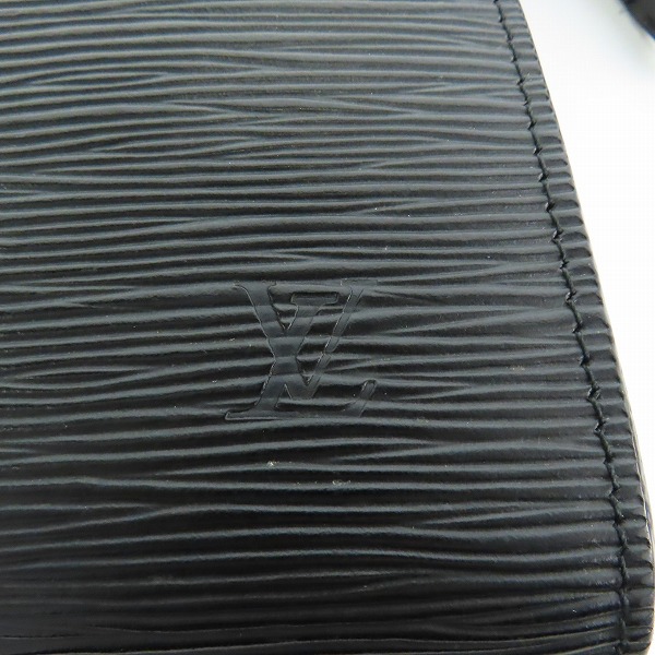 実際に弊社で買取させて頂いたLOUIS VUITTON/ルイ・ヴィトン エピ ポシェットアクセソワール レザーの画像 4枚目