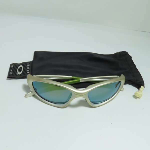 実際に弊社で買取させて頂いたOAKLEY/オークリー TWENTY/トゥエンティ/XX/20 シルバー×グリーン サングラス/アイウェアの画像 8枚目