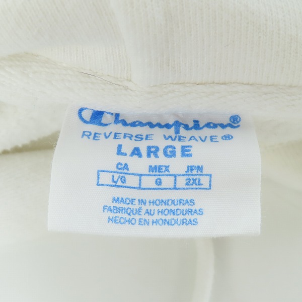 実際に弊社で買取させて頂いたChampion/チャンピオン REVERSE WEAVE/リバースウィーブ プルオーバーパーカー ホワイト GF68/2XLの画像 2枚目