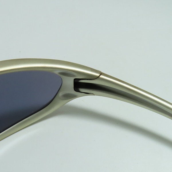 実際に弊社で買取させて頂いたOAKLEY/オークリー TWENTY/トゥエンティ/XX/20 シルバー×グリーン サングラス/アイウェアの画像 4枚目