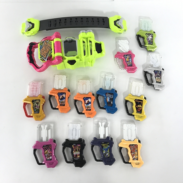 実際に弊社で買取させて頂いた【おまとめ】BANDAI/バンダイ 仮面ライダーエグゼイド DXゲーマドライバー 変身ベルト ガシャット