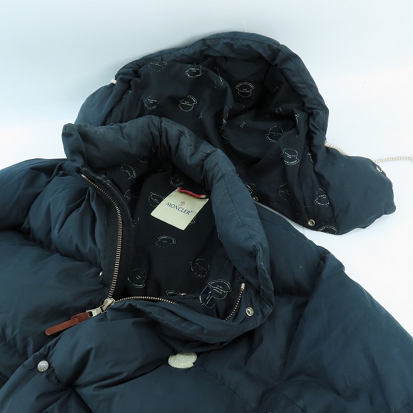 実際に弊社で買取させて頂いたMONCLER×visvim/モンクレール×ヴィズヴィム 11AW BOROSIRI ダウンジャケット 1209V4137405-54058 1の画像 2枚目