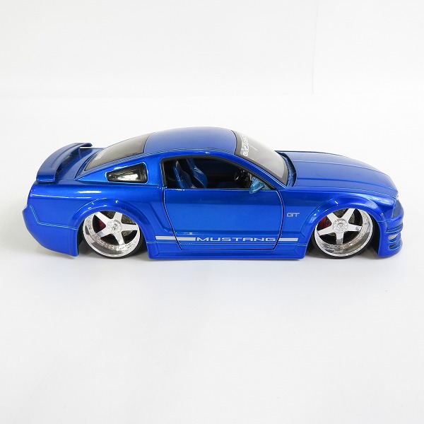 実際に弊社で買取させて頂いた【難有り】Jada Toys/ジャダトイズ 1/24 FORD MUSTANG GT/フォード マスタング 2006 ミニカー の画像 4枚目