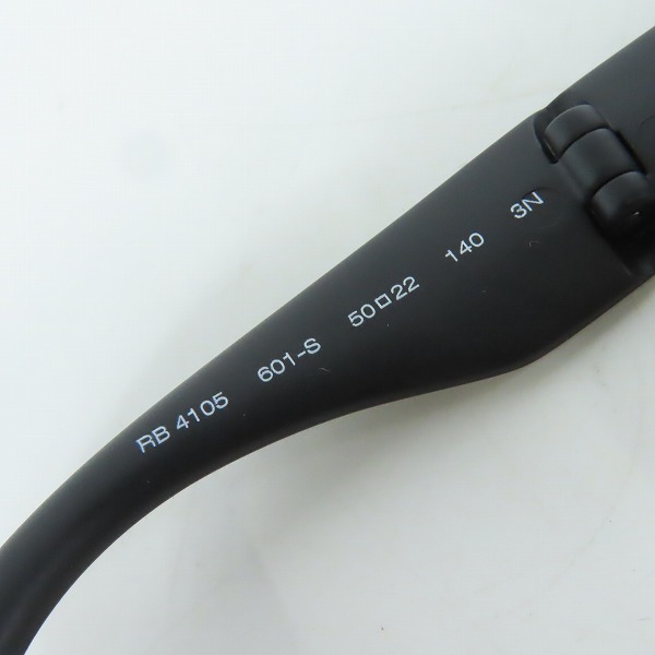 実際に弊社で買取させて頂いたRay-Ban/レイバン FOLDING WAYFARER/ウェイファーラー 折り畳み サングラス/アイウェア ブラック RB4105 601-Sの画像 6枚目